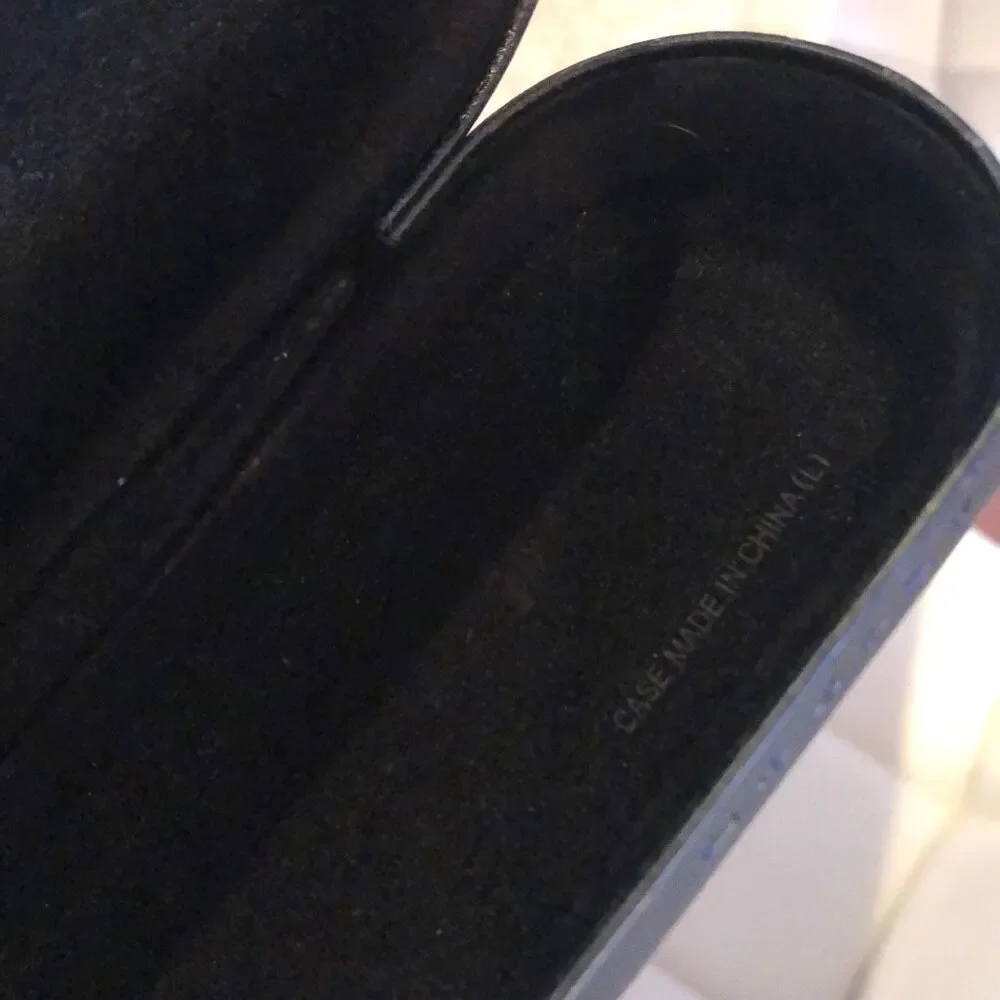 Oakley hard sunglass case. Black